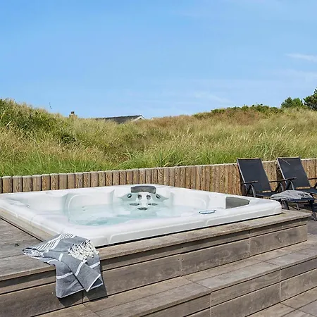 Σπίτι διακοπών 9 Bedroom Lovely In Ringkobing *